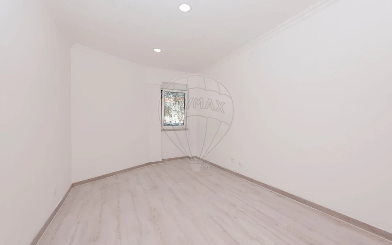 Apartamento T2 para Venda em Carnaxide e Queijas Foto 8