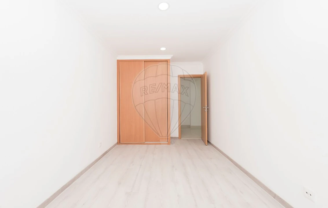 Apartamento T2 para Venda em Carnaxide e Queijas Foto 10