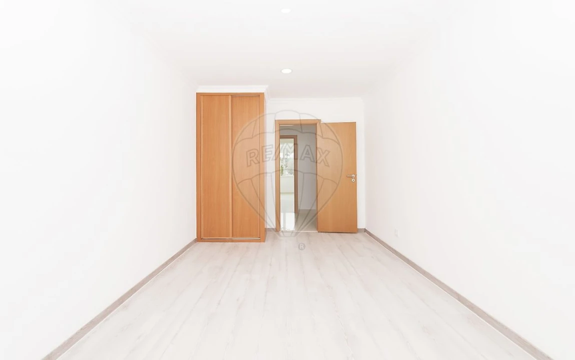 Apartamento T2 para Venda em Carnaxide e Queijas Foto 7