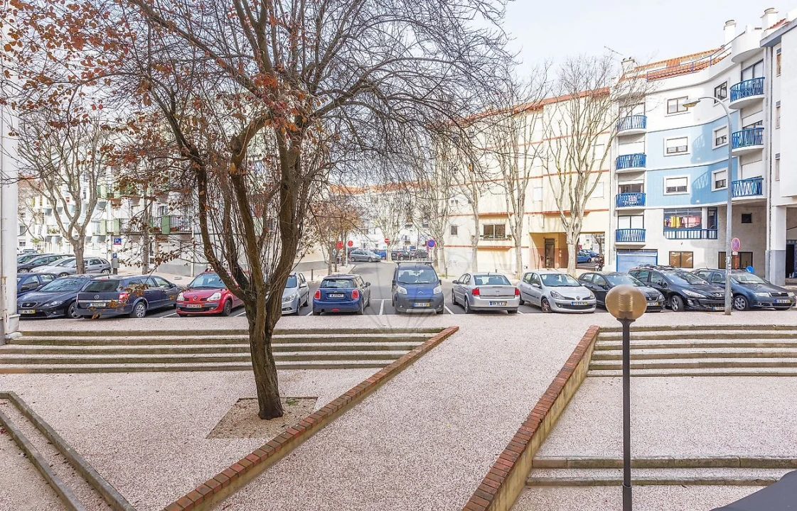 Apartamento T2 para Venda em Carnaxide e Queijas Foto 15