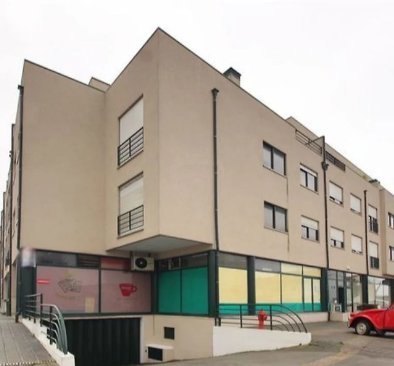 Loja para Venda em São Mamede de Infesta e Senhora da Hora Foto 2