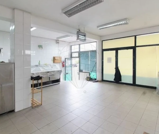 Loja para Venda em São Mamede de Infesta e Senhora da Hora Foto 7