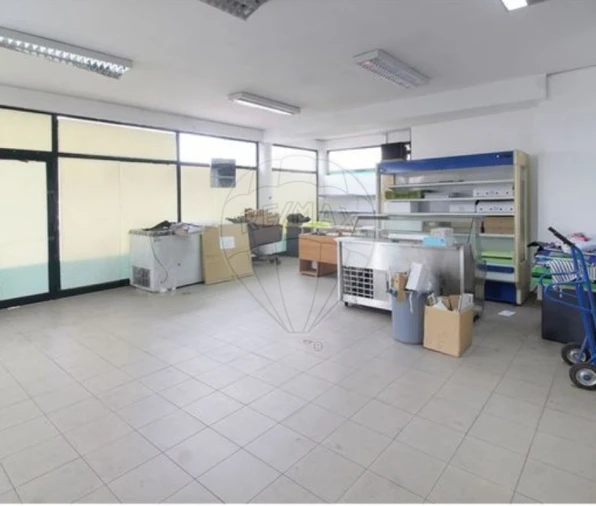 Loja para Venda em São Mamede de Infesta e Senhora da Hora Foto 4