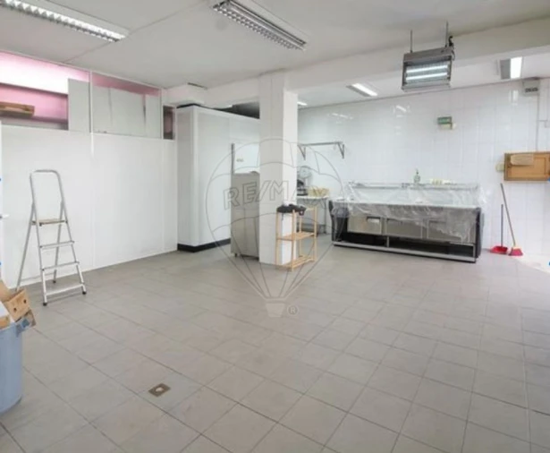 Loja para Venda em São Mamede de Infesta e Senhora da Hora Foto 6