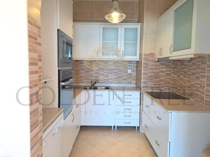 Apartamento T2 para Venda em Quarteira Foto 3