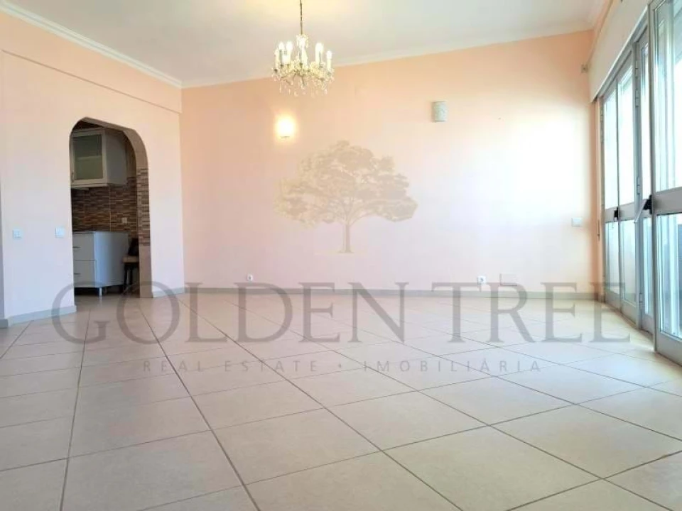 Apartamento T2 para Venda em Quarteira Foto 8