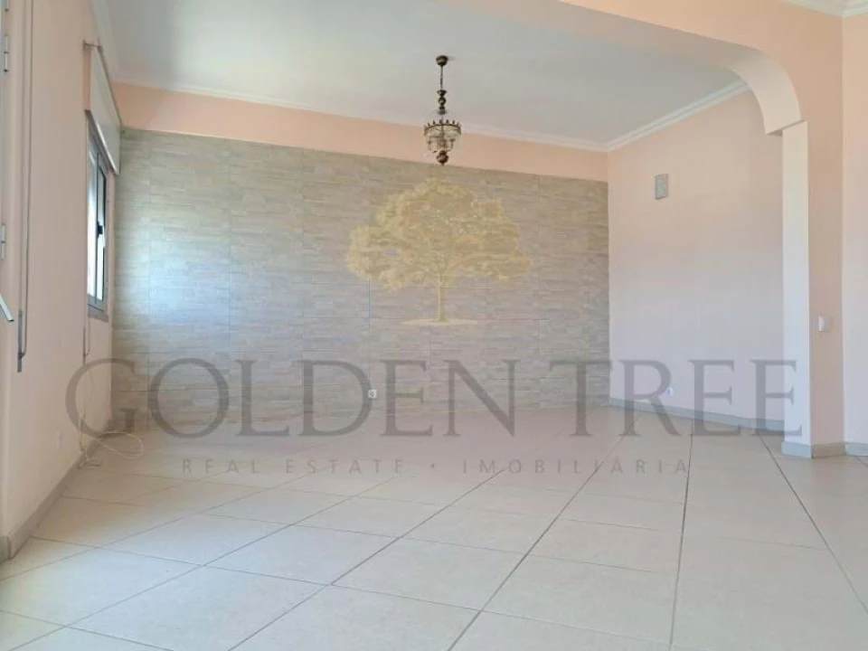 Apartamento T2 para Venda em Quarteira Foto 4