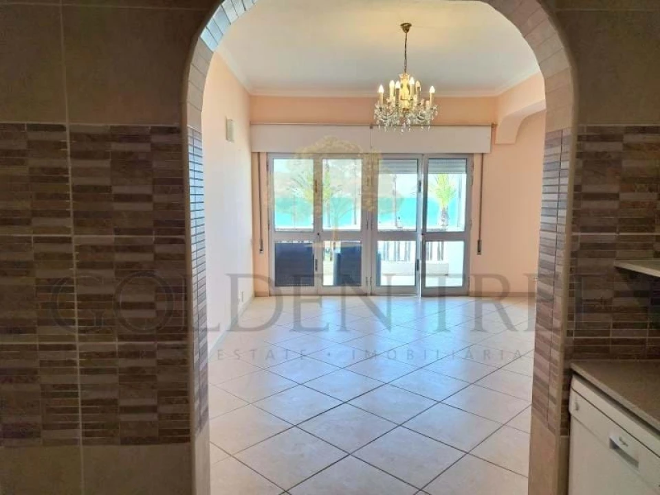 Apartamento T2 para Venda em Quarteira Foto 10