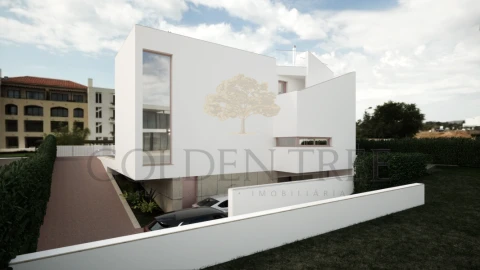 Moradia T4 para Venda em Quarteira