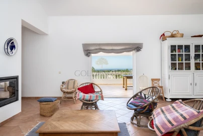 Moradia T5 para Venda em Loule (São Sebastião)