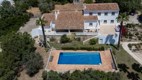 Moradia T5 para Venda em Loule (São Sebastião)
