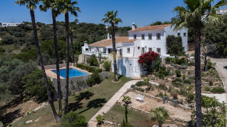 Moradia T5 para Venda em Loule (São Sebastião) Foto 8