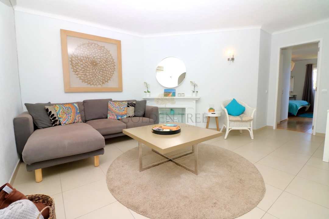 Apartamento T2 para Venda em Almancil Foto 4