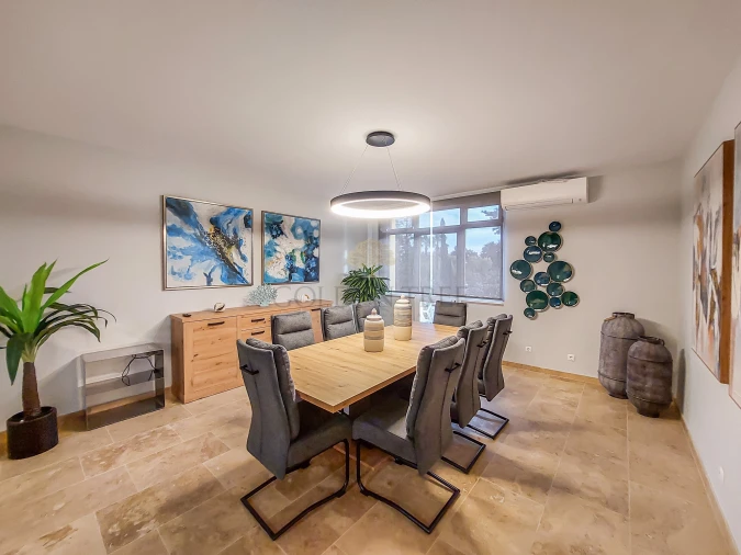Apartamento T4 para Venda em Quarteira Foto 8