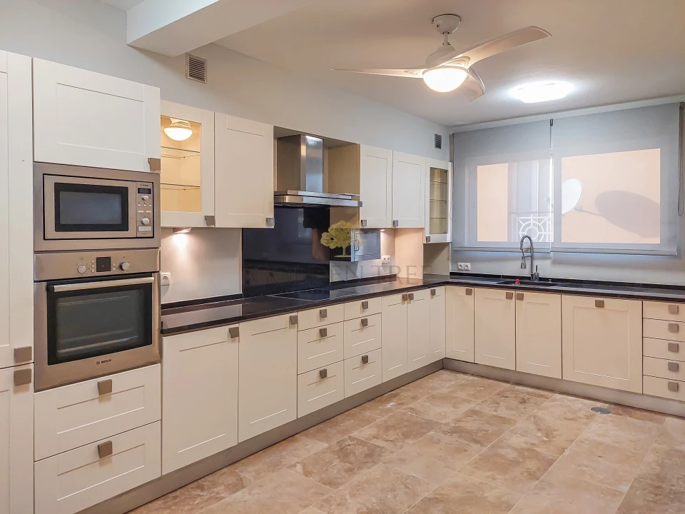 Apartamento T4 para Venda em Quarteira Foto 11