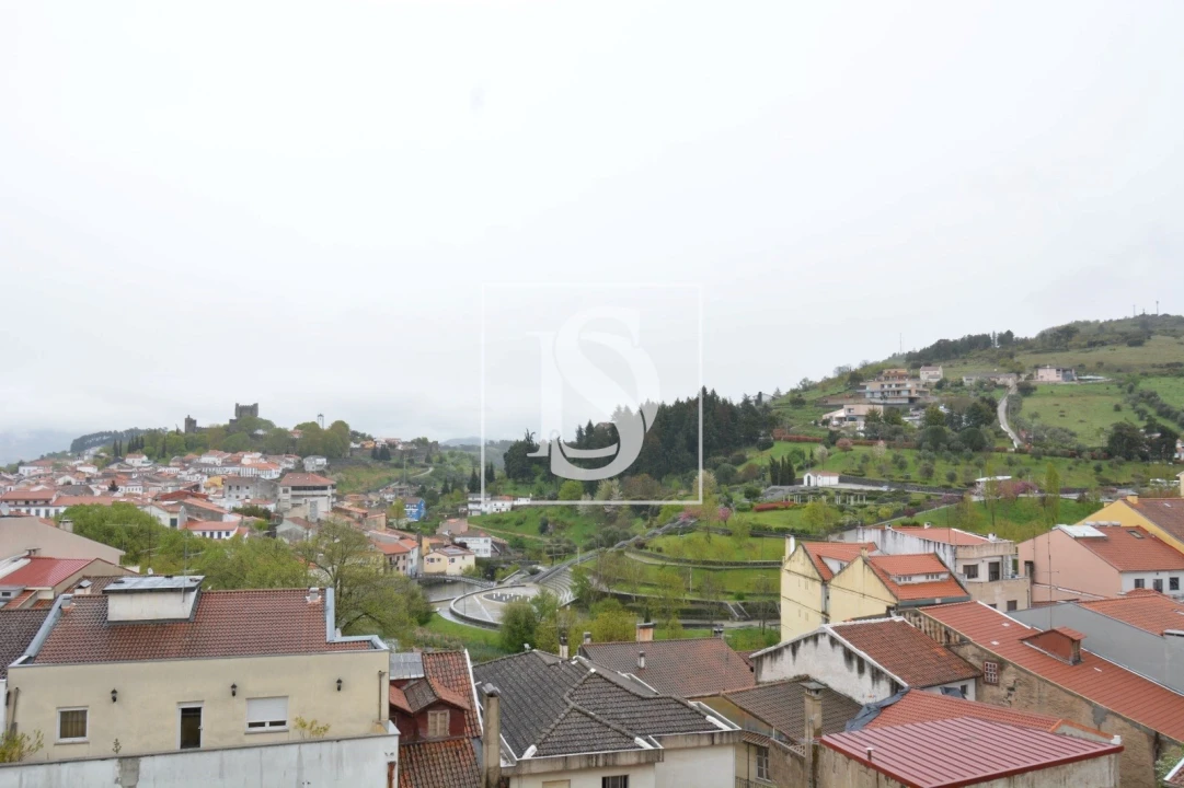 Apartamento T1 para Venda em Sé, Santa Maria e Meixedo Foto 11