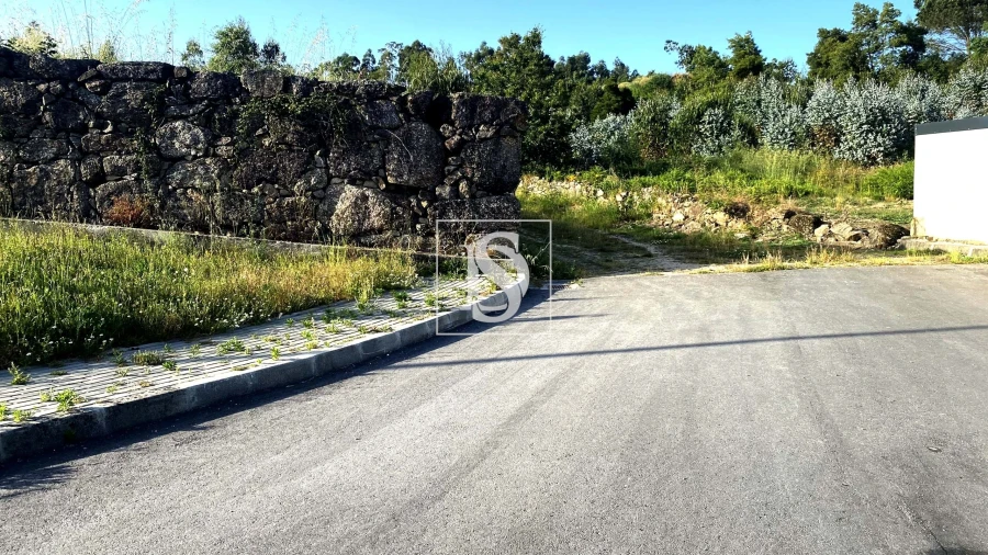 Terreno para Venda em Santo Tirso, Couto (Santa Cristina e São Miguel) e Burgães Foto 3