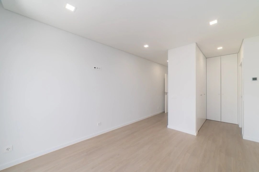 Moradia T4 para Venda em Tavarede Foto 10