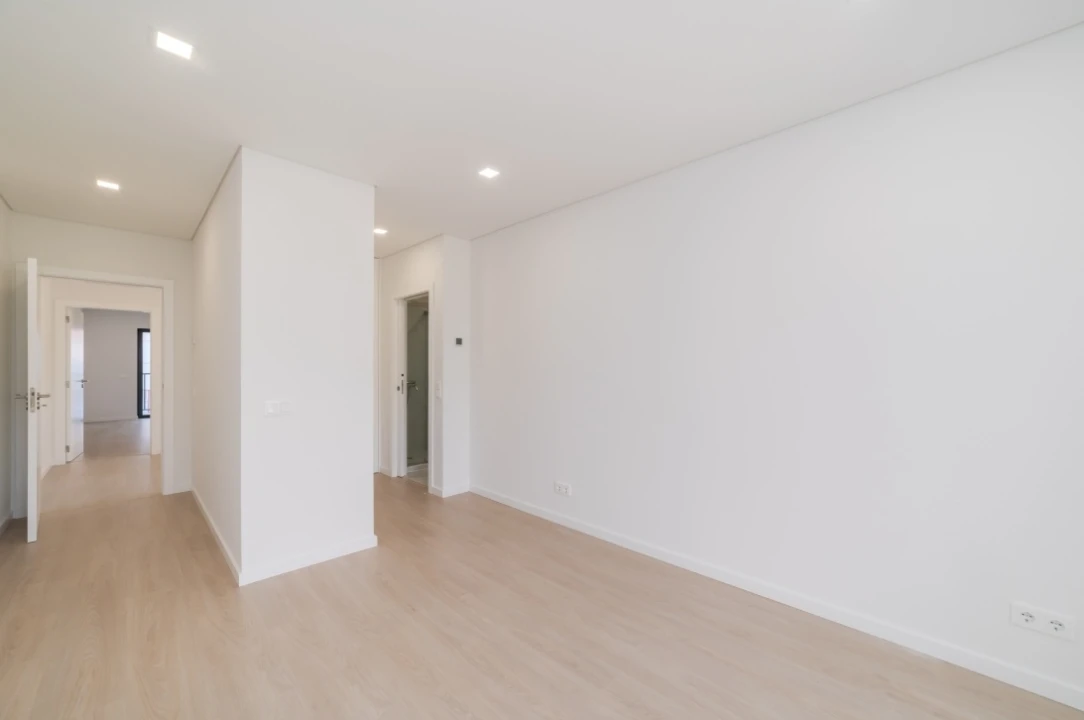 Moradia T4 para Venda em Tavarede Foto 9