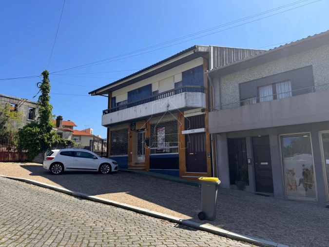 Loja para Arrendamento em Arrifana Foto 1