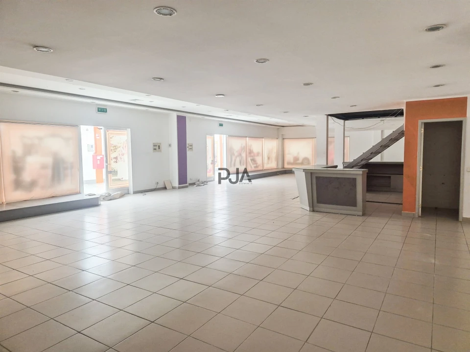 Loja para Arrendamento em Pombal Foto 5