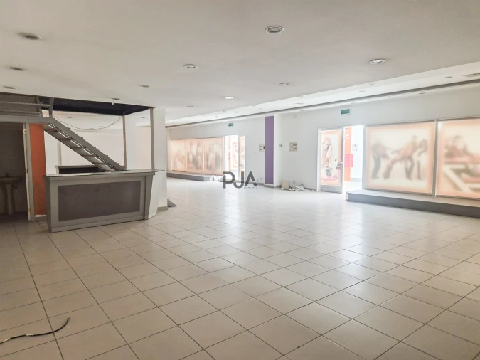 Loja para Arrendamento em Pombal Foto 6