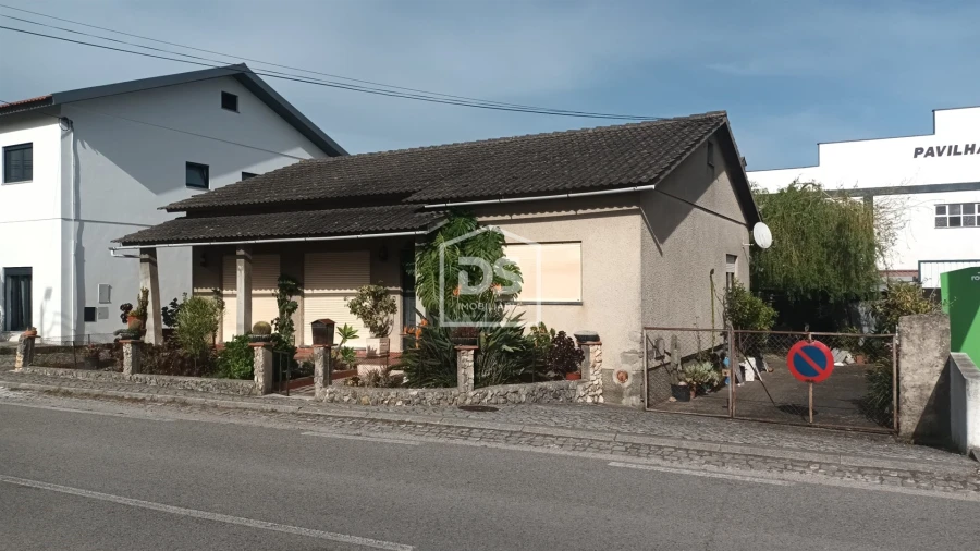 Moradia T3 para Venda em Batalha Foto 2