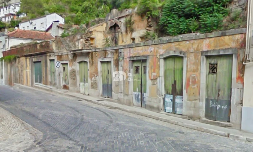 Moradia T5 para Venda em Pinhão