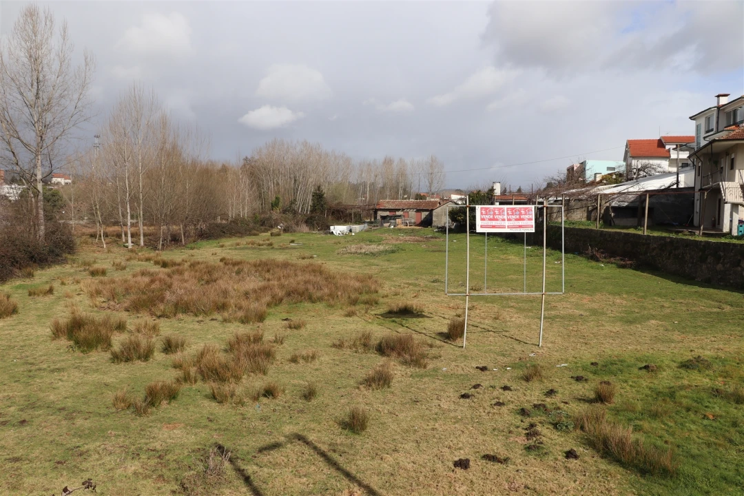 Terreno para Venda em Paços de Ferreira Foto 7