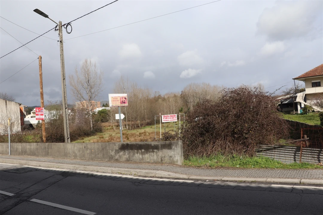 Terreno para Venda em Paços de Ferreira Foto 5