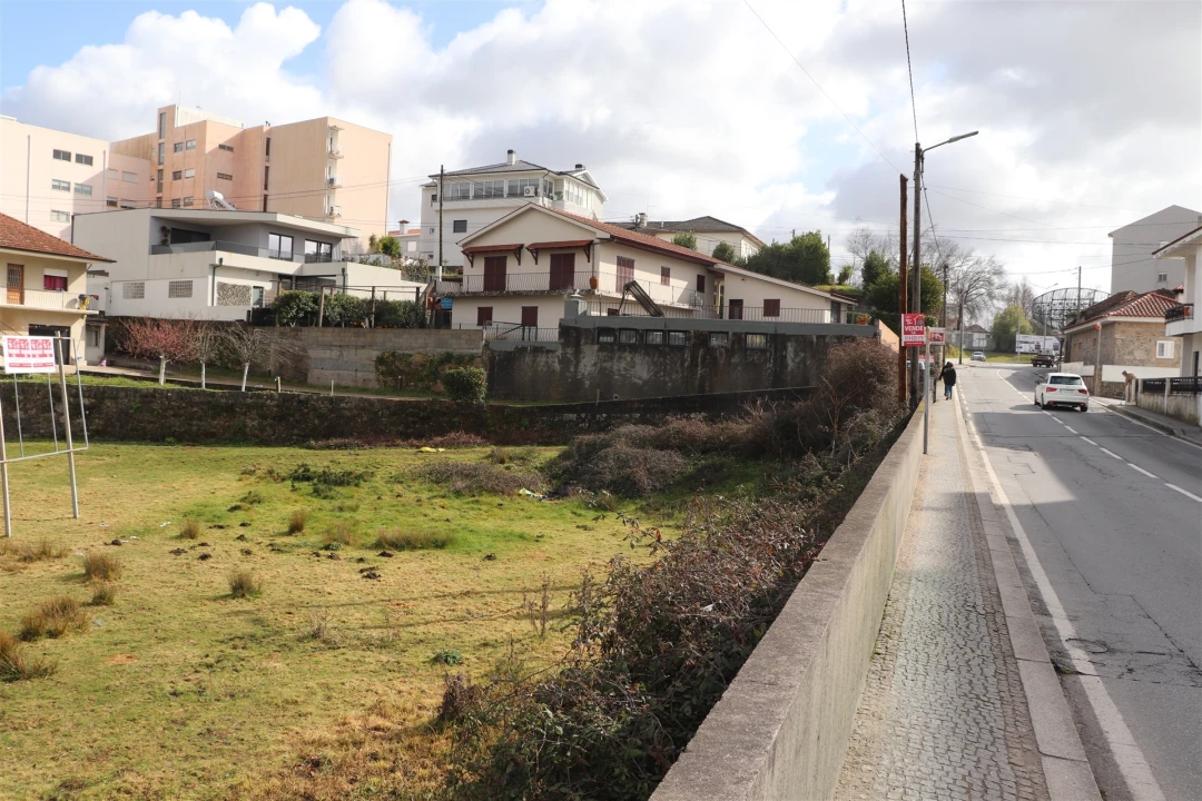 Terreno para Venda em Paços de Ferreira Foto 9