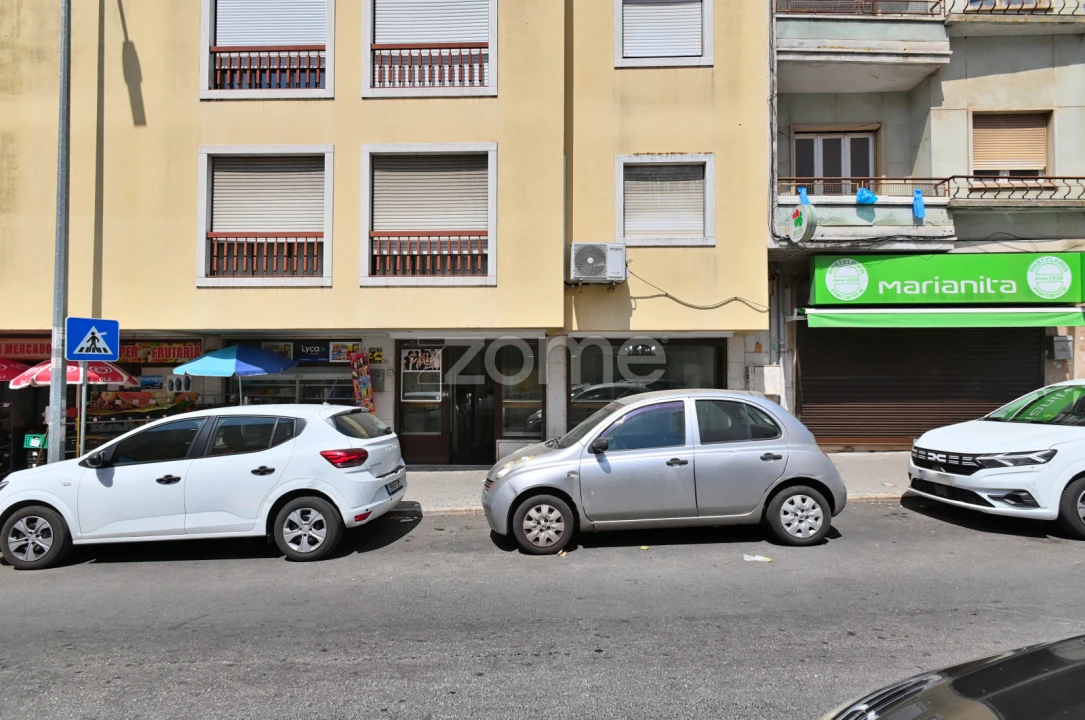Negócio para Venda em Queluz e Belas Foto 2