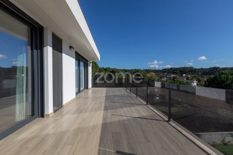 Moradia T4 para Venda em Tabua Foto 12