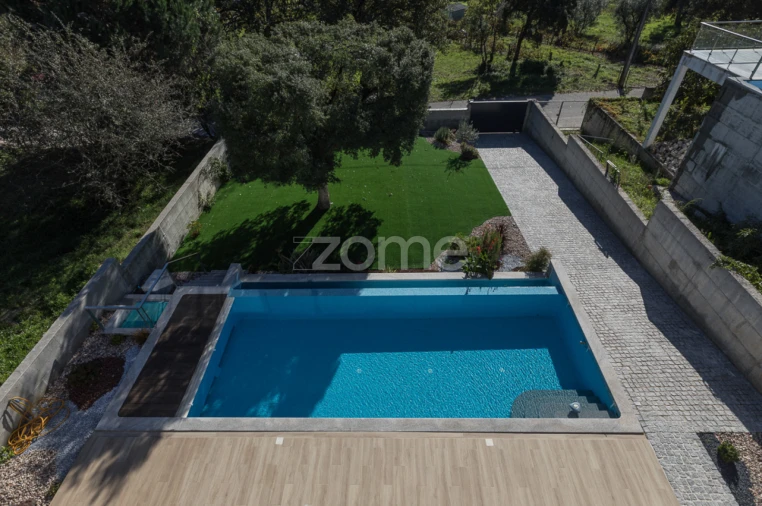 Moradia T4 para Venda em Tabua Foto 13