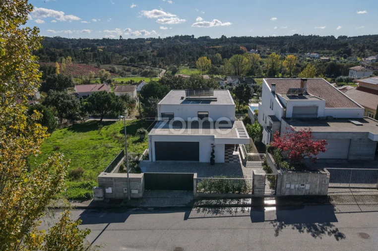 Moradia T4 para Venda em Tabua Foto 56