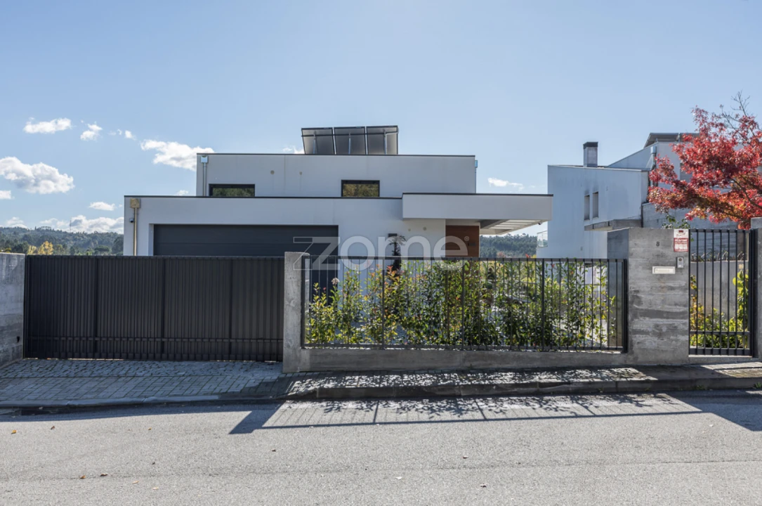 Moradia T4 para Venda em Tabua Foto 2