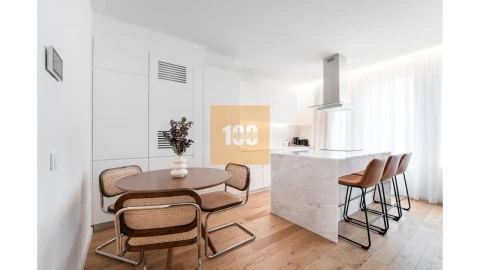 Apartamento T2 para Venda em Cedofeita, Santo Ildefonso, Sé, Miragaia, São Nicolau e Vitória