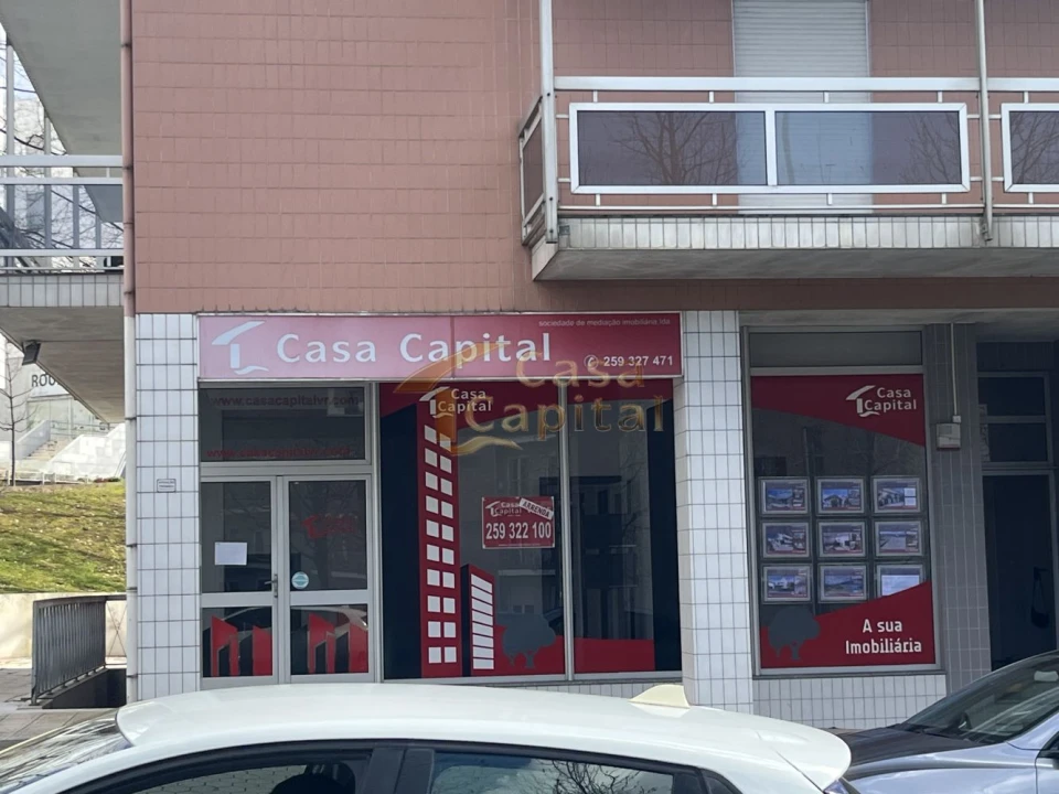 Loja para Arrendamento em Nossa Senhora da Conceição, São Pedro e São Dinis Foto 3