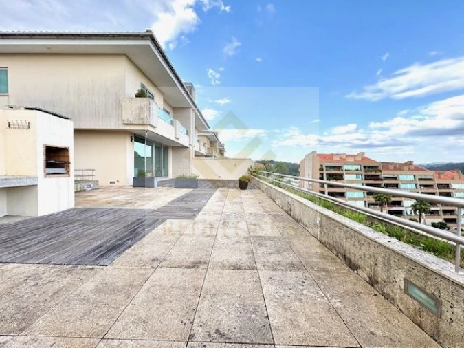 Moradia T3 para Venda em São João da Madeira Foto 32
