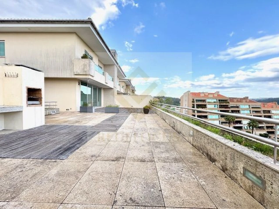 Moradia T3 para Venda em São João da Madeira Foto 32