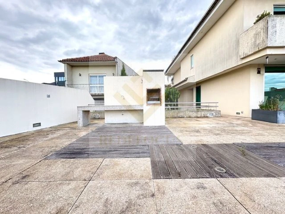 Moradia T3 para Venda em São João da Madeira Foto 28