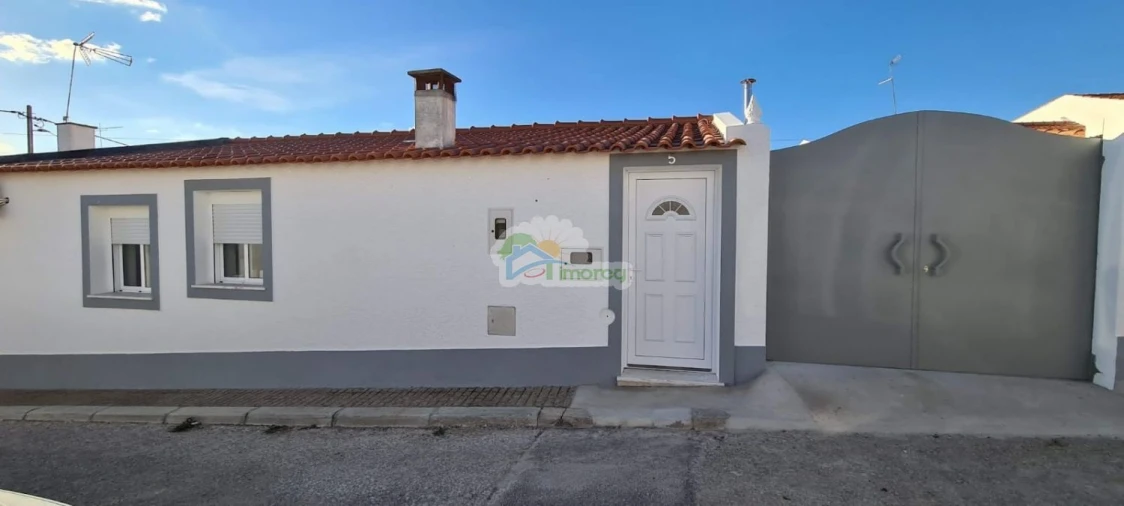 Moradia T2 para Venda em Campo e Campinho Foto 2