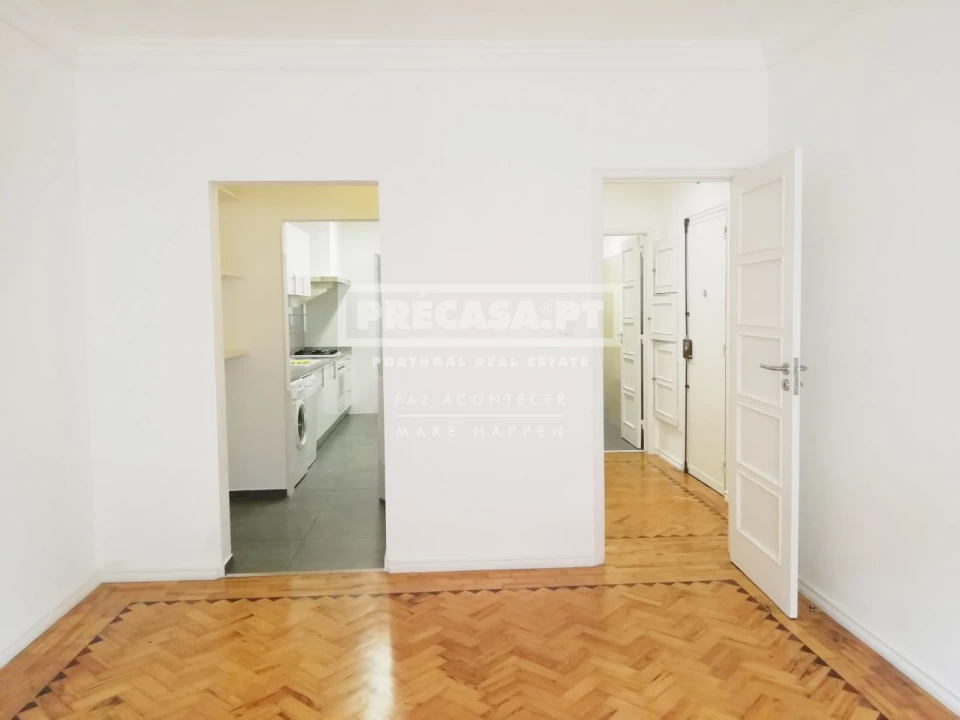 Apartamento T2 para Venda em Penha de França Foto 3