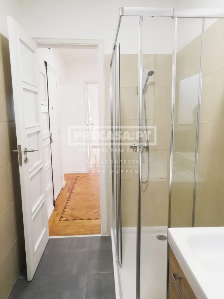 Apartamento T2 para Venda em Penha de França Foto 18