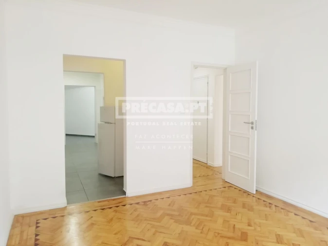 Apartamento T2 para Venda em Penha de França Foto 2