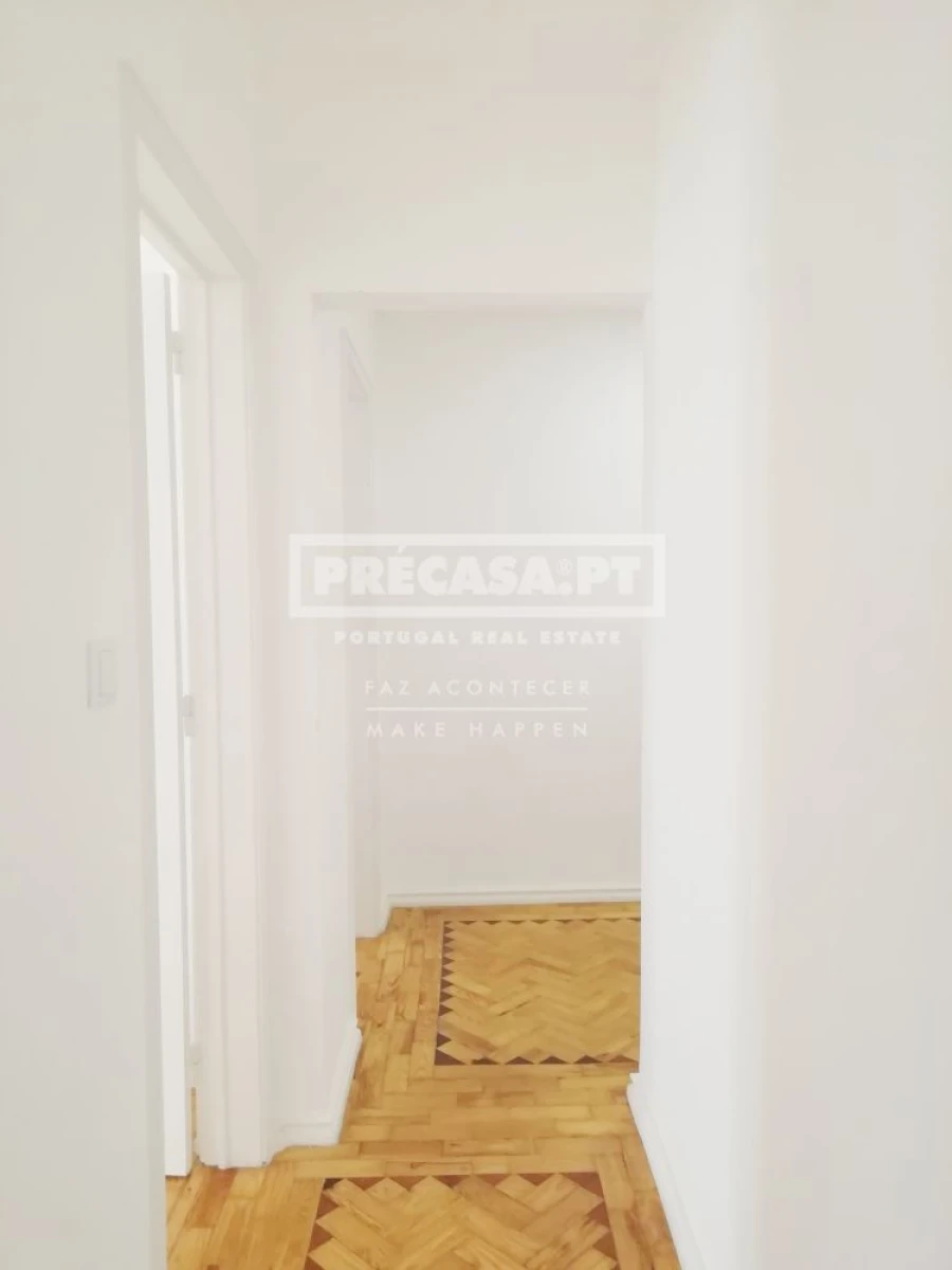 Apartamento T2 para Venda em Penha de França Foto 20