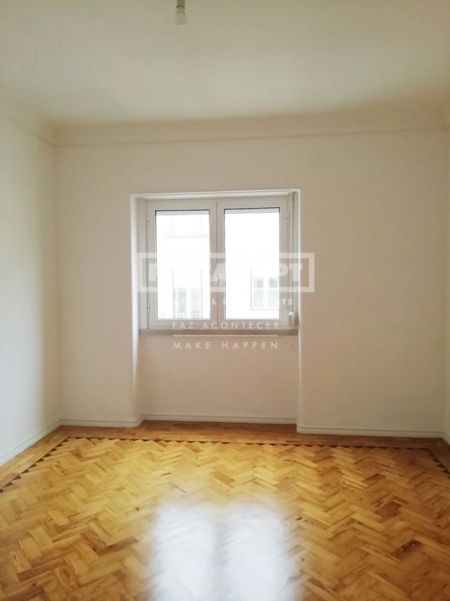 Apartamento T2 para Venda em Penha de França Foto 12