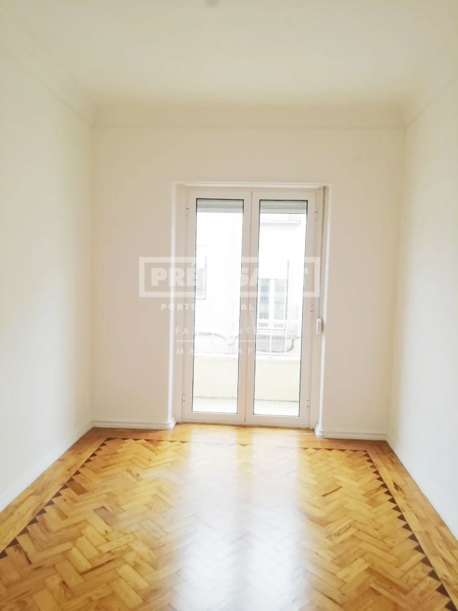 Apartamento T2 para Venda em Penha de França Foto 21