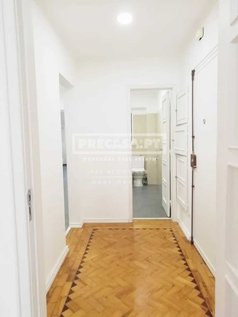 Apartamento T2 para Venda em Penha de França Foto 14