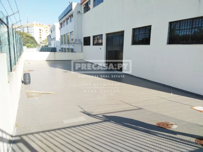 Loja para Arrendamento em Massamá e Monte Abraão Foto 2